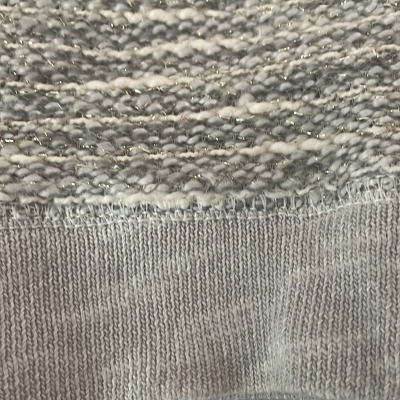 American Eagle, Silver, Long Sleeved Sweater. Size Medium - Picture 5 of 8